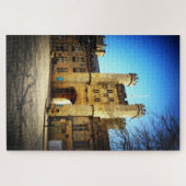 Der Eingang zum Bishops Palace. Brunnen. Puzzle (Horizontal)