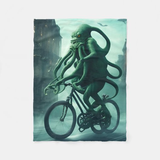 Der Eldritch-Radfahrer Cthulhu fährt ein Bike Fleecedecke (Vorderseite)