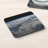 Der Erdwall über einem bewölkten Western Australie Getränkeuntersetzer (Linke Seite)