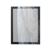 Der Erdwall über einem bewölkten Western Australie Notizblock (Rotiert)