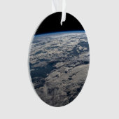 Der Erdwall über einem bewölkten Western Australie Ornament (Vorderseite)