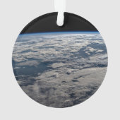 Der Erdwall über einem bewölkten Western Australie Ornament (Rückseite)