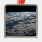 Der Erdwall über einem bewölkten Western Australie Ornament Aus Metall (Vorne)