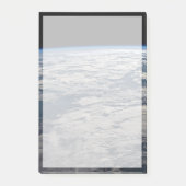 Der Erdwall über einem bewölkten Western Australie Post-it Klebezettel (Vorderseite)