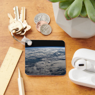 Der Erdwall über einem bewölkten Western Australie Schlüsselanhänger