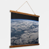 Der Erdwall über einem bewölkten Western Australie Wandteppich Mit Holzrahmen (Gewinkelt)