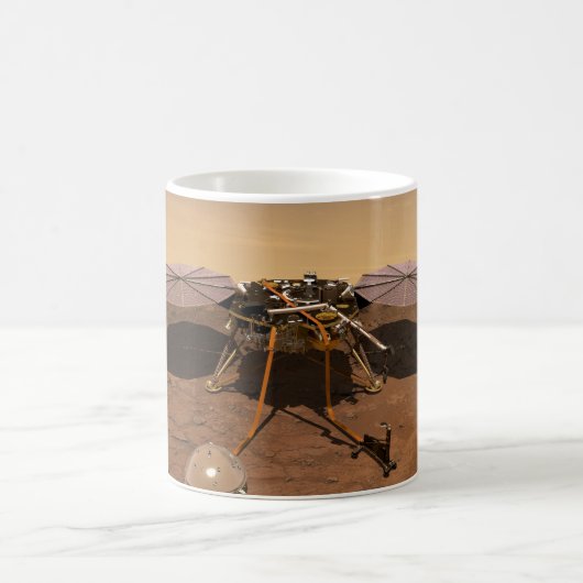 Der Erkennungsleuchter, der auf der Oberfläche von Kaffeetasse (Mittel)