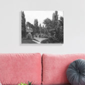 Der erste Blick auf den großen Garten Leinwanddruck (Insitu (Wohnzimmer))