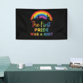 Der erste Gay Pride war ein Rot-LGBT Banner (Messeveranstaltung)