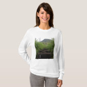 Der erste Schritt lädt zum Wandern ein T-Shirt (Vorne ganz)