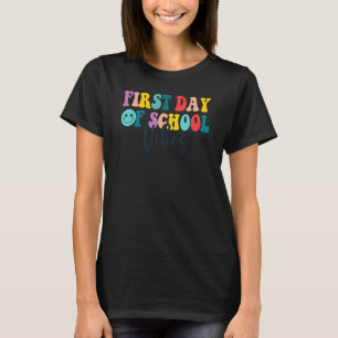 Der erste Schultag geht zurück zum Lehrer T-Shirt