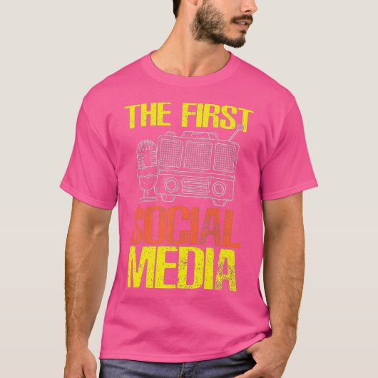 Der erste Social Media Funny Ham Radio Operator T-Shirt (Vorderseite)