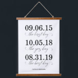 Der erste Tag, der Ja-Tag, der beste Tag Hochzeit Wandteppich Mit Holzrahmen<br><div class="desc">Modernes und elegantes Design gedruckt The First Day,  The Yes Day,  The Best Day Wedding Hanging Tapestry,  die mit Ihrem Text angepasst werden kann. Karo im Grafikdesign-Store für andere Produkte,  die diesem Design entsprechen!</div>