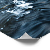 Der ewige Fluss: Eine Studie über tiefe blaue Strö Poster (Ecke)
