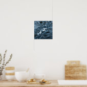 Der ewige Fluss: Eine Studie über tiefe blaue Strö Poster (Küche)