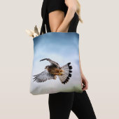 Der Falcon schießt in den Himmel Tasche (Von Nahem)
