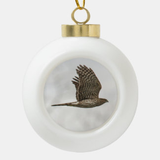 Der Falke des Fassbinders Keramik Kugel-Ornament