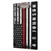 Der Feuerwehrmann, der angeredet wurde, Klemmbrett (Links)