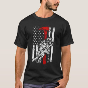 Der Feuerwehrmann Red Ax beklagt die amerikanische T-Shirt