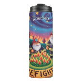 Der Feuerwehrmann schaltet sich in einem Kreis Thermosbecher (Vorderseite)