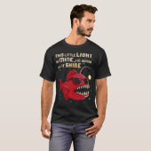 Der Fischflüsterer Master Angler Kunstwerk T-Shirt (Vorne ganz)