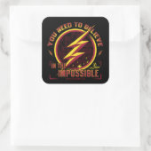 Der Flash | Sie müssen an das Unmögliche glauben Quadratischer Aufkleber (Tasche)