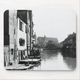 Der Fluss Gera in Erfurt, Thiringia, c.1910 Mousepad