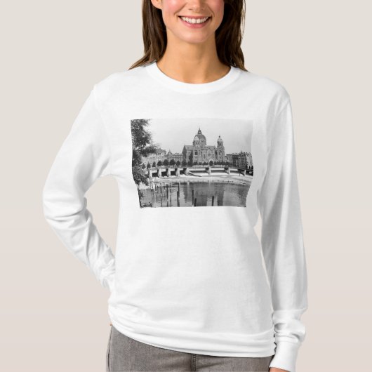 Der Fluss Isar in München, c.1910 T-Shirt (Vorderseite)