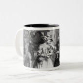 Der Fortschritt eines Harlots Zweifarbige Tasse (Vorderseite Links)