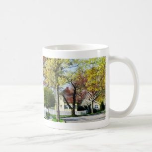 Der Frühling beginnt im Vorort Kaffeetasse