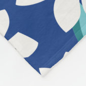 Der Frühling donnert: trendige Blumenmuster. Fleecedecke (Ecke)