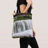Der Frühling fällt in Hodgson Tasche (Von Nahem)