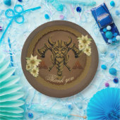 Der furchtlose Besuch mit Helm mit Hörnern. Pappteller (Party)