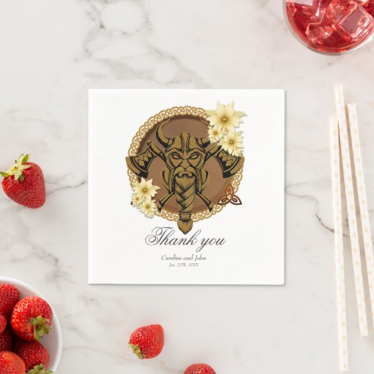 Der furchtlose Besuch mit Helm mit Hörnern. Serviette (Beispiel)