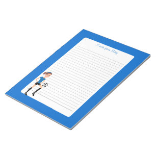 Der Fußball-Spieler des Mädchens personalisiert Notizblock