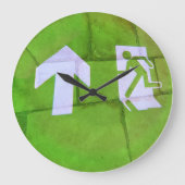 Der Fußboden führt den Weg. Große Wanduhr (Vorderseite)