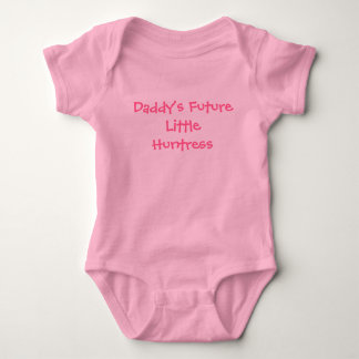 Der FutureLittle des Vatis Huntress Baby Strampler