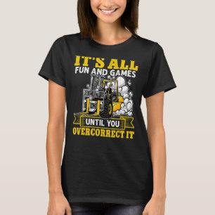 Der Gabelstaplerbetreiber macht sich Spaß, bis man T-Shirt