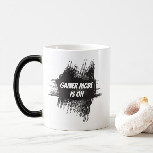 Der Gamer-Modus ist auf Schwarz und Weiß-Tasse Verwandlungstasse (Mit Donut)