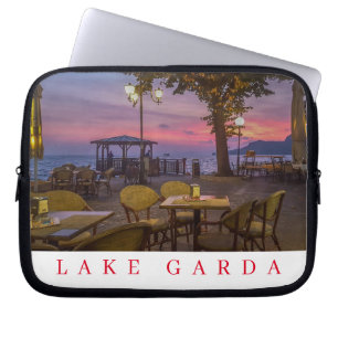 Der Gardasee mit spektakulärem Sonnenuntergang - L Laptopschutzhülle