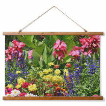 Der Garten der farbenfrohen Sommerblüten