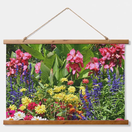 Der Garten der farbenfrohen Sommerblüten Wandteppich Mit Holzrahmen (Vorne)