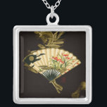 Der gequälte Orientalische Lüfter mit Blumendesign Versilberte Kette<br><div class="desc">Gemälde eines gekrönten orientalischen Ventilators mit Blumenmotiv. Der schwarze Hintergrund lasse die Farben auf dem Lüfter-Pop des Drucks. Hang das an deine Wand und genieße es!</div>
