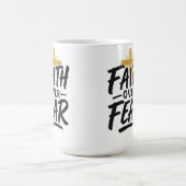 Der Glaube an die Angst weiß 15 Oz Kaffee Tasse (Mittel)