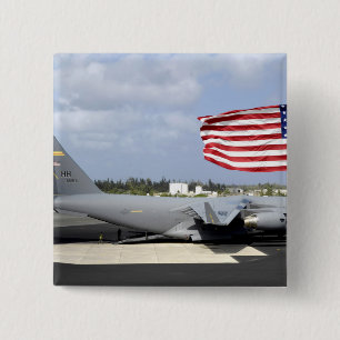 Der Globemaster III der C-17 sitzt auf der Fluglin Button