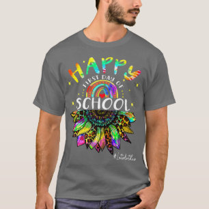 Der glückliche erste Schultag zurück zur Gefärbte T-Shirt