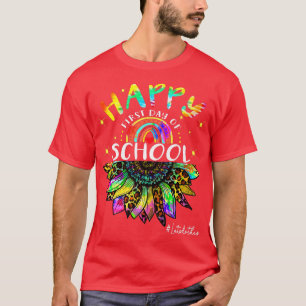 Der glückliche erste Schultag zurück zur Gefärbte T-Shirt