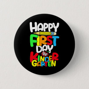 Der glückliche erste Tag des Kindergartenlehrers z Button