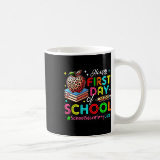 Der glückliche erste Tag des Schulsekretärs Kaffeetasse