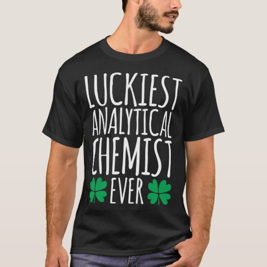 Der glücklichste Analytiker je St Patricks Day T-Shirt (Vorderseite)